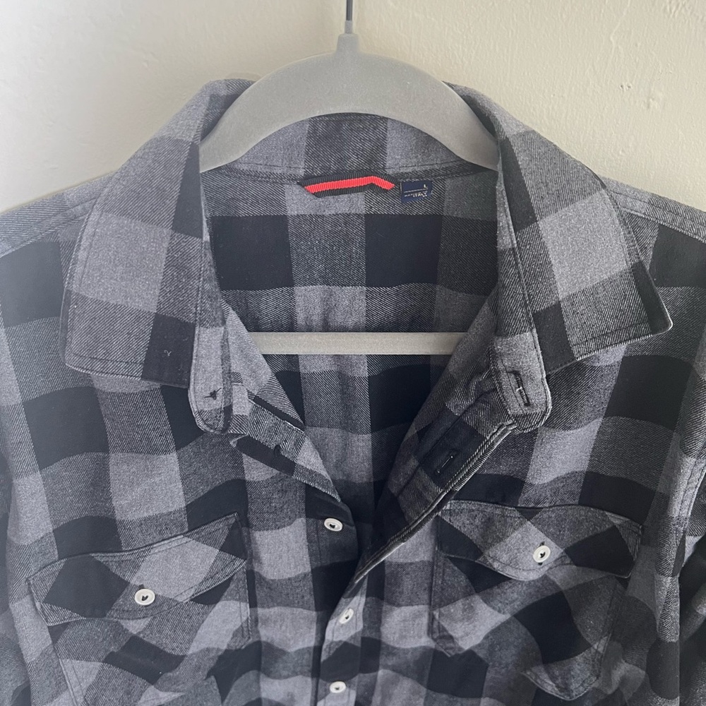 Design in Italy Flannel Button Down Black Grey Checkered Size Large - Picture 6 of 7